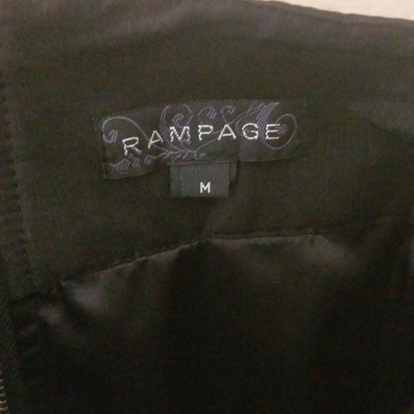 Fluffy skirt with bow - Picture 4 of 4